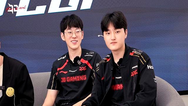 英雄联盟赛后采访曝光，内幕引发热议