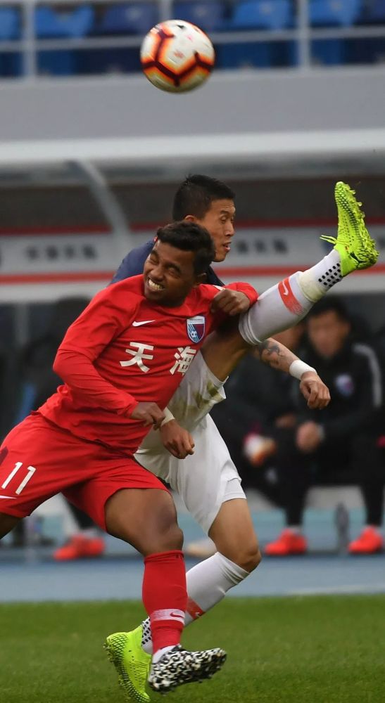 开云体育官网-关于即时盘口传奇谢幕，球迷泪洒赛场的信息