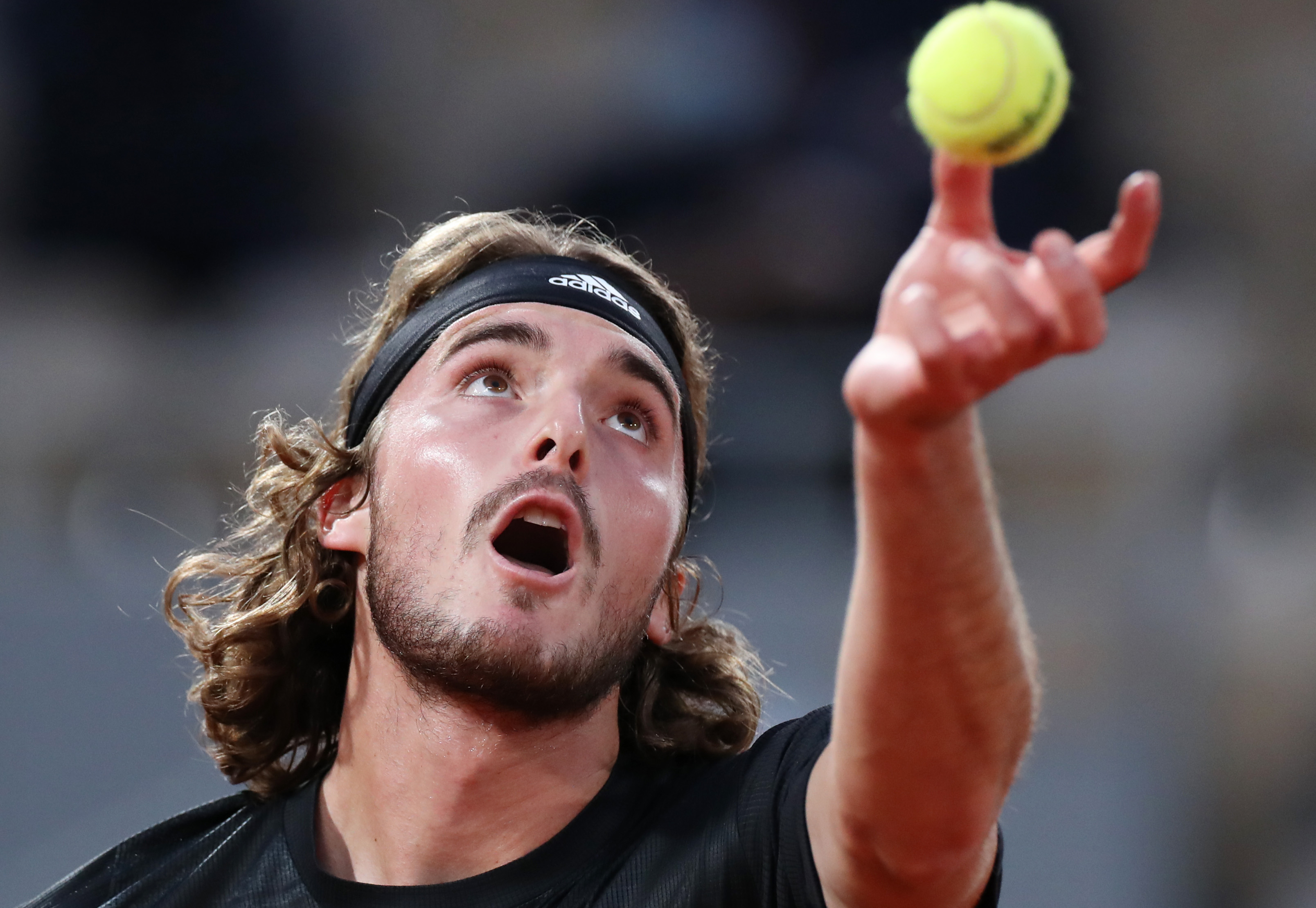 开云体育-澳网鏖战法网，西西帕斯扛起全队