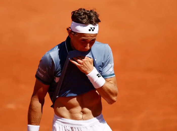 开云体育官网-年终总决赛轻取戴维斯杯，鲁德惊艳四座