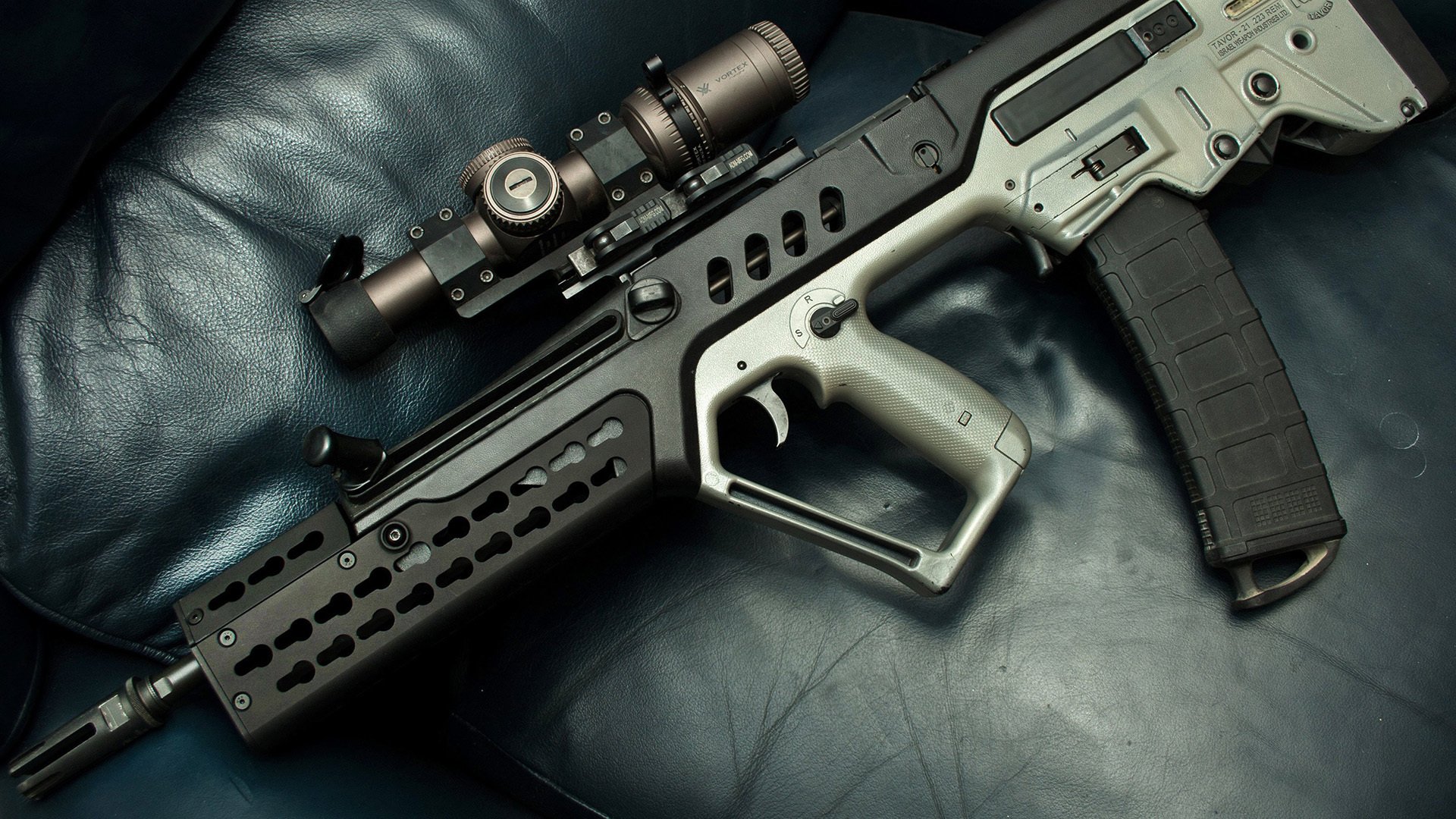 冰球巅峰对决，劳塔罗在芬兰vs加拿大焦点战中证明自我