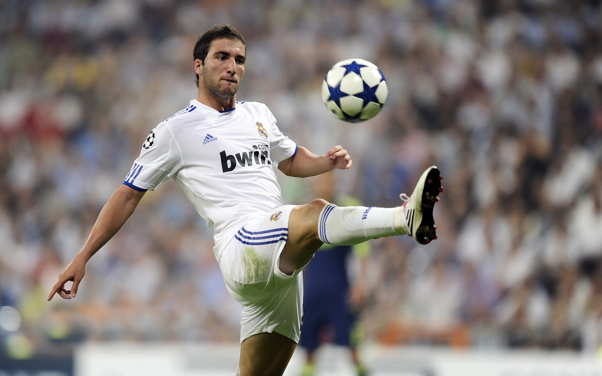 开云体育在线-唯一性之战，当喀麦隆黑马逆袭毕尔巴鄂，拉什福德压制级发挥改写足球叙事